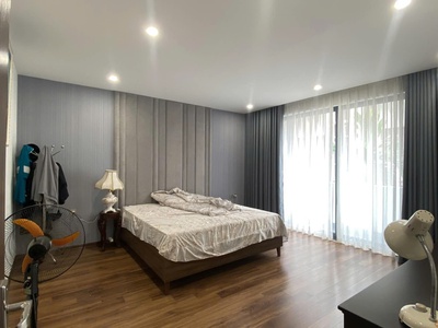 Bán nhà lô góc hoàng cầu, đống đa - 100m x 5t thang máy - gara ô tô - kinh doanh 3