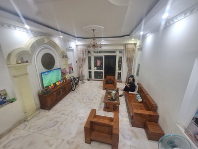 Nhà mặt tiền 3 tầng - kiến trúc tân cổ điển - 100m2 - giá 9 tỏi. 3