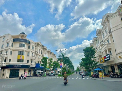 Mặt tiền đường số 3: 29,5 tỷ. cityland park hills phường 10 gò vấp  mặt đường 30m  có thang máy 0