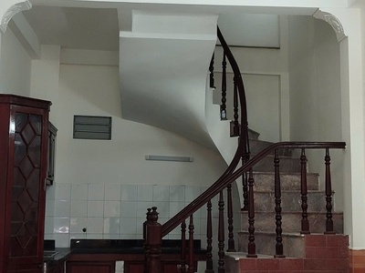 Cho thuê nhà ngõ ba gác gốc đề, 4 tầng x 22m2, 2 ngủ, 2 vệ sinh, 7 triệu 0