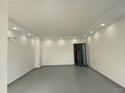 Mặt tiền đường số 3: 29,5 tỷ. cityland park hills phường 10 gò vấp  mặt đường 30m  có thang máy 2