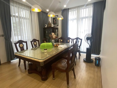Bán nhà lô góc hoàng cầu, đống đa - 100m x 5t thang máy - gara ô tô - kinh doanh 1