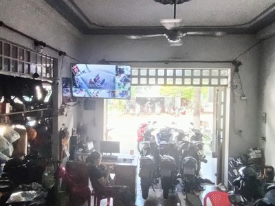 Bán nhà 2 tầng mặt tiền kinh doanh đa ngành nghề,ngang khủng 8,5m 1