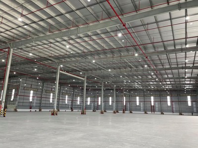 Cho thuê kho, nhà xưởng 7000M2 sẵn PCCC trong KCN Hoà Cầm giá 50K 0