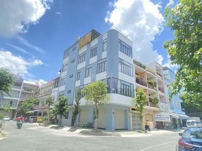 Bán nhà góc   1 trệt 3 lầu 1 sân thượng   kiên cố, rộng rãi 0