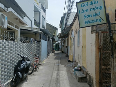 Bán 2 căn nhà mới hẻm trần phú - vĩnh nguyên - nha trang     dt: 70,6m2. sổ riêng đã hoàn công.giá 1
