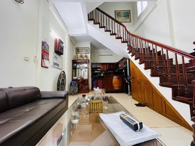 Nhà p/lô đường láng view thoáng 1 bước ra ô tô tránh dt37m-4t-mt4.2m giá chỉ 10 tỷ 1