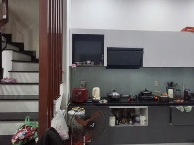 Bán nhà 3 tầng 100m2, gần ô tô chỉ nhỉnh 4tỷ. 0