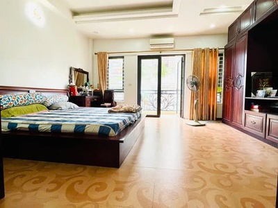 Nhà dân xây 5 tầng mặt ngõ thông phố bồ đề 110m2 x 30 tỷ long biên. 4