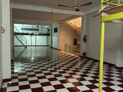Cho thuê mặt bằng tầng 1   q.11, diện tích lớn   giá hợp lý 2