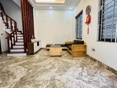 Nhà mới ô tô đỗ cửa phố nguyễn sơn-long biên  31m2 x 5 tầng, mặt tiền5.8m, 8.2 tỷ long biên. 3