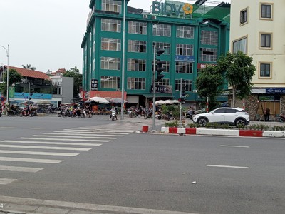 Bán đất ngọc thụy , long biên, hà nội, ô tô vào đất , vĩa hè đá bóng, dt 96m, hơn 19 tỷ 0