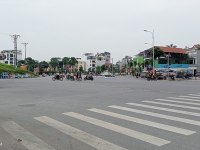 Bán đất ngọc thụy , long biên, hà nội, ô tô vào đất , vĩa hè đá bóng, dt 96m, hơn 19 tỷ 2
