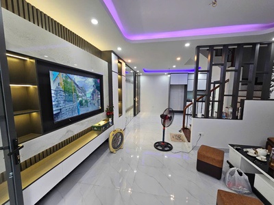  trung tâm ba đình - 61 m - ngõ nông thẳng tắp - gần phố - cách ô tô 80m - nhà dân mới xây chắc 4