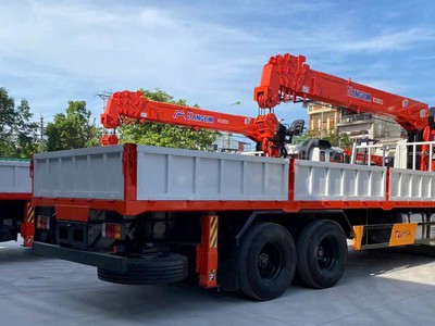 HD320 E5 Lắp Cẩu Kanglim 12 Tấn 2