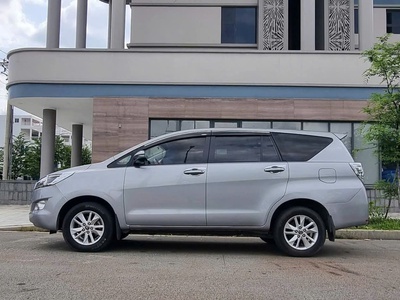 Cần Bán Xe Toyota Innova 2017 2