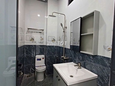 Chính chủ cần bán nhà 1 trệt 2 lầu ở THỦ DẦU MỘT, 100m2, sổ hồng riêng 0