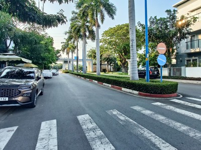 Dòng tiền 18 triệu tháng nhà phố kdc mega village khang điền   3 tầng full nội thất. giá chỉ 10 tỷ 0