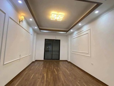 Bán nhà ngô gia tự, long biên 5 tầng, mặt tiền 3,8m 1