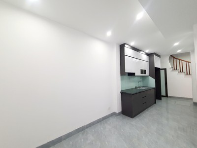 Nhà yên vĩnh 30m2, sở hữu ngõ riêng, nông, thẳng tắp, sát vách khu đô thị hinode 1