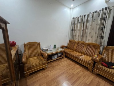 Bán nhà kim giang, 1 nhà ra phố, ngõ nông ,dt 38m2, giá 8.8 tỷ 2