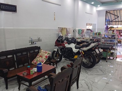 Mặt tiền kinh doanh gần 80m    ngang 4m   khu vực xây 4-5 tầng   hiệu suất cao 0