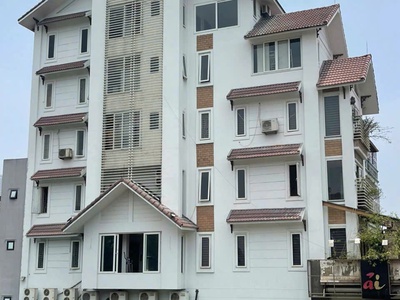 Bán tòa nhà 6 tầng - có thang máy - 100m2- thích hợp kinh doanh, buôn bán, văn phòng 0