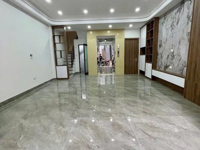 Bán nhà phố cổ linh 48m2 6t, mt 5.1m, thang máy, ô tô đỗ cổng, full nội thất 11 tỷ 0