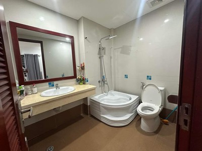 Bán nhà ngô gia tự, long biên 5 tầng, mặt tiền 3,8m 3