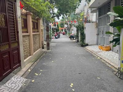 Bán khách sạn đường nguyễn thái bình   p12 tân bình  8x18,5  8 tầng 1