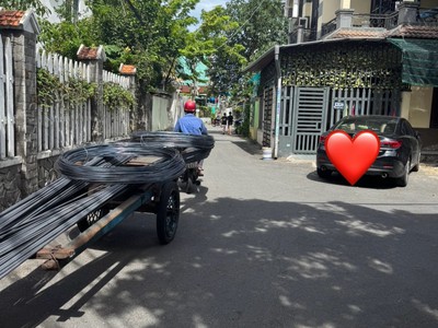 Nhà kiệt 5.5m cách mạng tháng 8, 76m2, ngang 5.5m, 2.5 tầng cứng, nhỉnh 4 tỷ 1