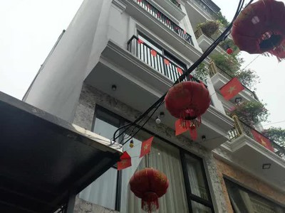 Nhà mới ngõ thông ô tô trong nhà phố nguyễn sơn 40m2 x 6 tầng 14.2 tỷ long biên. 0