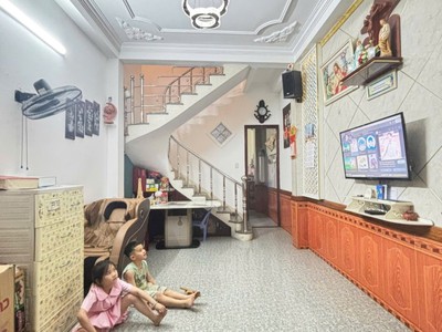 Nhà gần mt nguyễn phước nguyên, chợ tân an, 45m2, 2 tầng cứng sạch, 3pn, 2.xx tỷ 1