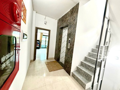 Oto đỗ cửa - căn hộ dv 7 tầng thang máy gà đẻ trứng vàng - 18 phòng khép kín full nội thất 3