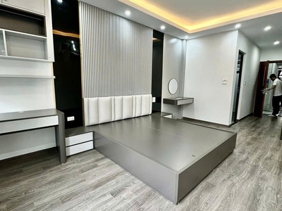 Bán nhà lạc long quân - 50m  x 5 tầng, mặt tiền 4.3m - phân lô - ô tô tránh - giá 13.5 tỷ 2