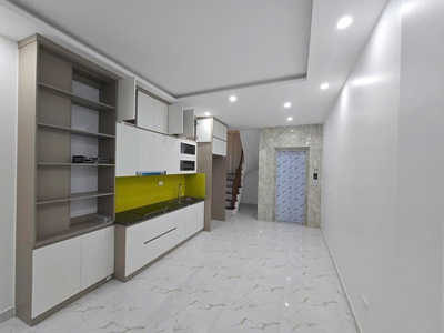 Nhà đẹp xuân đỉnh   35m  x 6 tầng thang máy   gần ngoại giao đoàn   ô tô vài bước chân 0