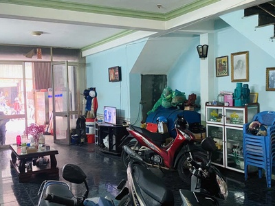  nhà mặt tiền dũng sĩ thanh khê   kinh doanh tốt        dt: 209m , nhà 3 tầng        vị trí cực 1