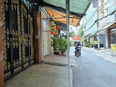 Bán nhà chính chủ - ngay chợ hạnh thông tay - gò vấp - phân lô cho thuê cao - định cư gấp bán - 2