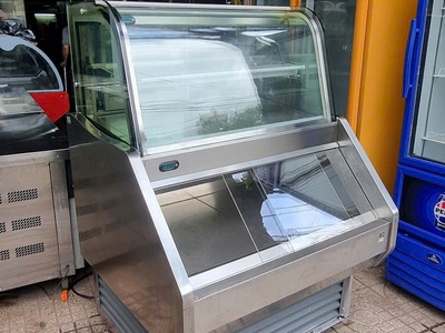 Tủ bánh kem, bánh ngọt kính cong hiệu kinco 2 khoan riêng biệt mới 90 0