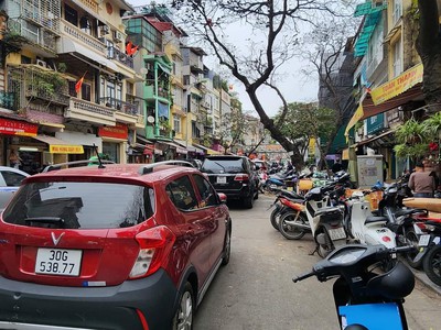 Bán Gấp Phố Hàng Giấy - Vị Trí Vàng , 160m , 6 Tầng, Thang Máy, Giá 137 Tỷ 0