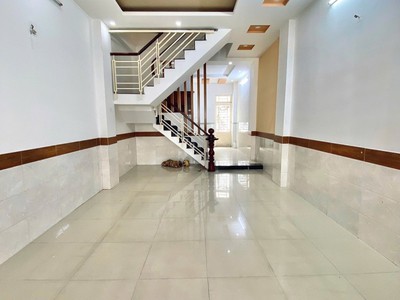  Giảm 300tr - Nhà 50m2 - cạnh Emart - nhỉnh 4 tỷ  0