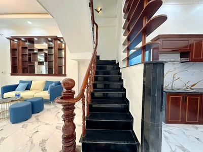 Nhà đẹp diện tích ngang 4,7m hầm hố khu vip hiệp thành 13 q12 4