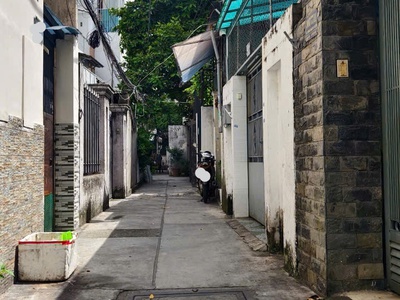 Cần bán nhà gấp Lạc Long Quân , P.11, Quận Tân Bình 3