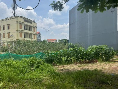 Gần chợ 100m, gần khu visip, gần trục nối cầu nguyễn trãi, gần aone mail sắp triển khai, gần dự án 2
