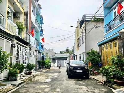 Phương chuyên bán nhà đẹp rẻ quận 9 2