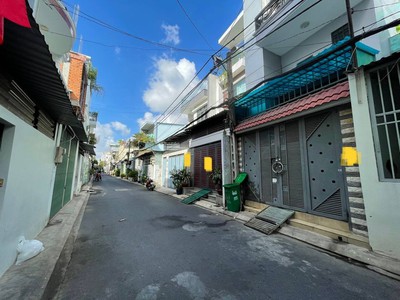 Bán nhà 120m2 ngang 5.2m - hẻm xe hơi 6m thoại ngọc hầu - tân phú 0
