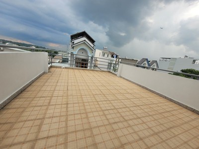 Bán nhà  linh xuân, thủ đức, ngõ đường số 8. dt 64m2, 3 tầng, 3pn, sổ đỏ. giá 4.4 tỷ. lh: 0933125879 3
