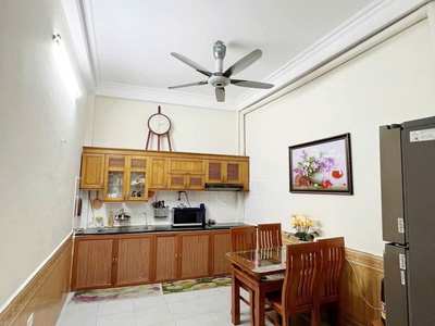 Cho thuê nhà nguyên căn có thang máy nguyễn ngọc, 100m2 x 7 tầng, 10 phòng, 2