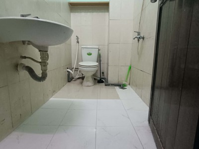 Cho thuê phòng mặt tiền đinh bộ lĩnh, p.26, 50m2, có ban công,đủ nội thất, 6tr 4