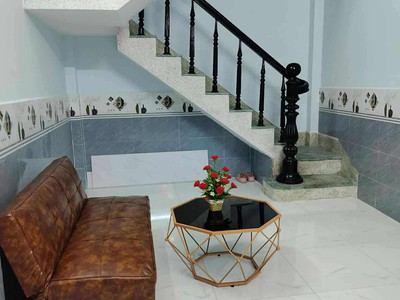 2.25 tỷ gần lý thái tổ, ô tô đậu 40m, 2.5 tầng cứng cáp sạch đẹp 3pn, ở ngay 0